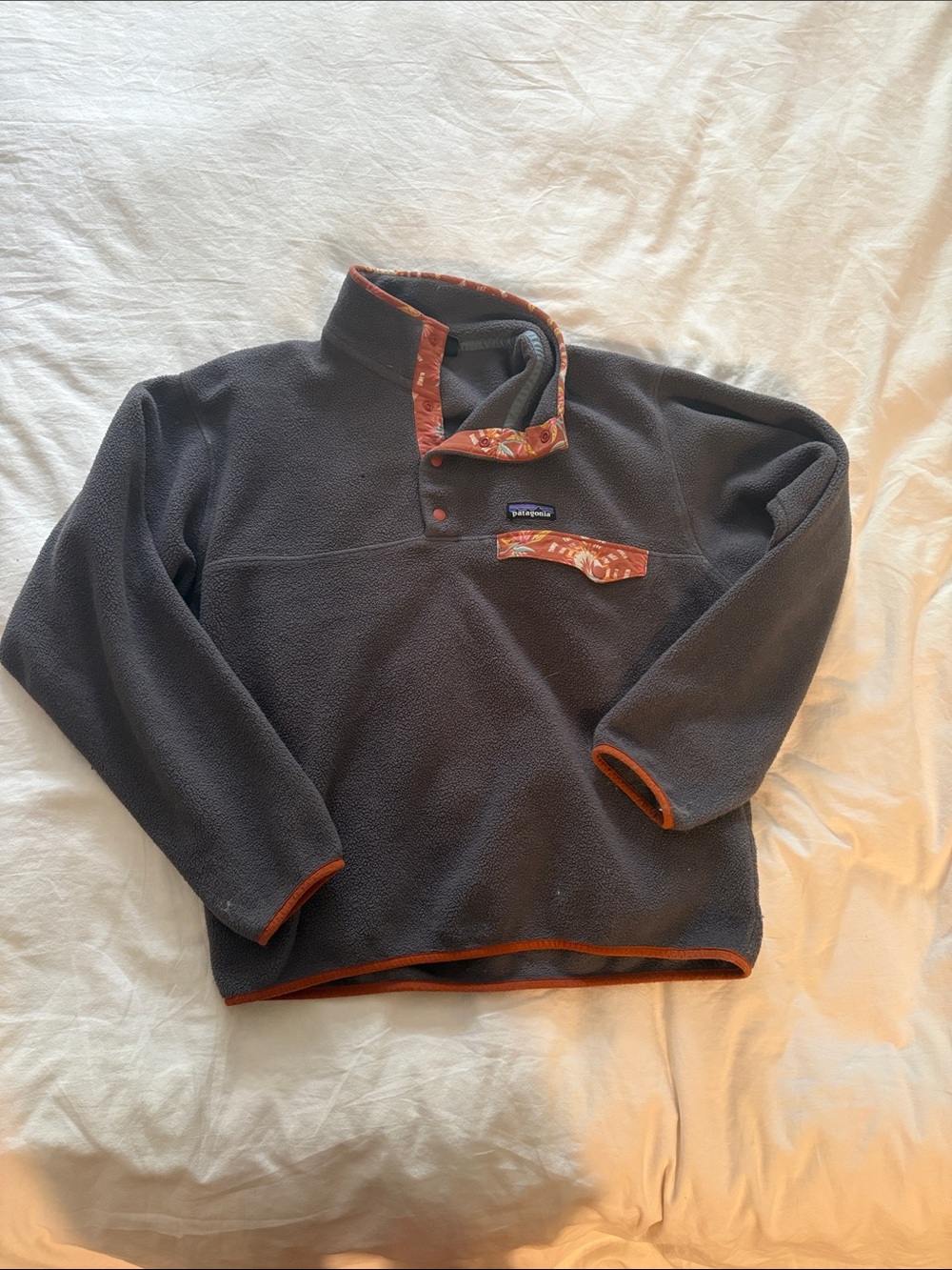 Patagonia Men's Charcoal/Dusty Purple Fleece Pullover with Orange Trim